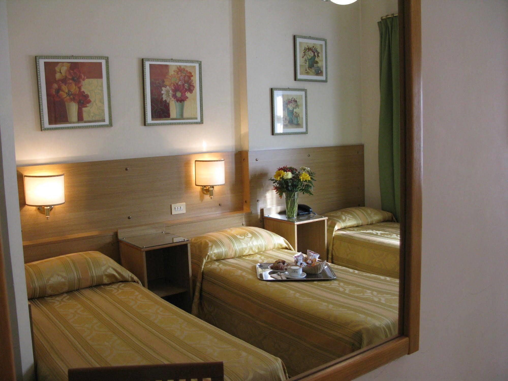 York Hotel โรม ภายนอก รูปภาพ