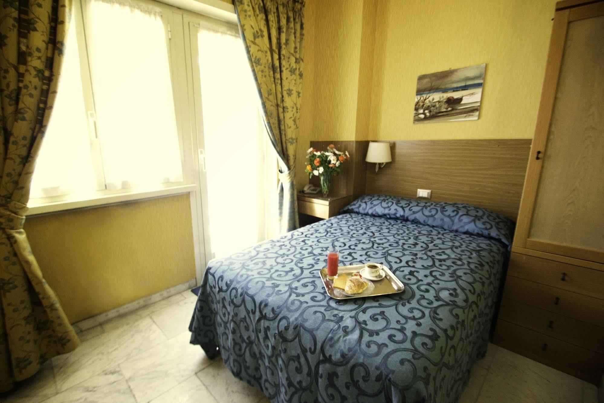 York Hotel โรม ภายนอก รูปภาพ
