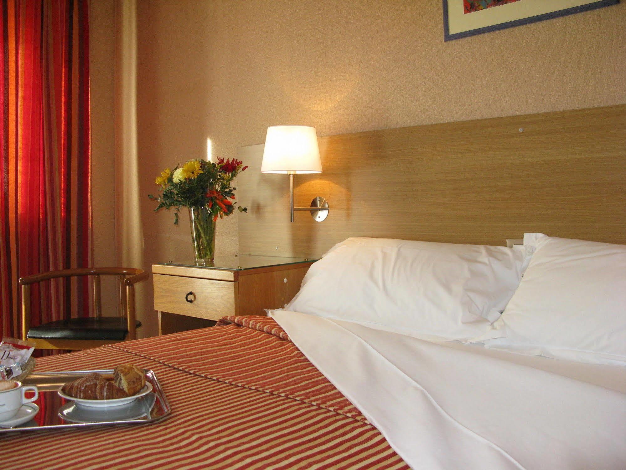 York Hotel โรม ภายนอก รูปภาพ