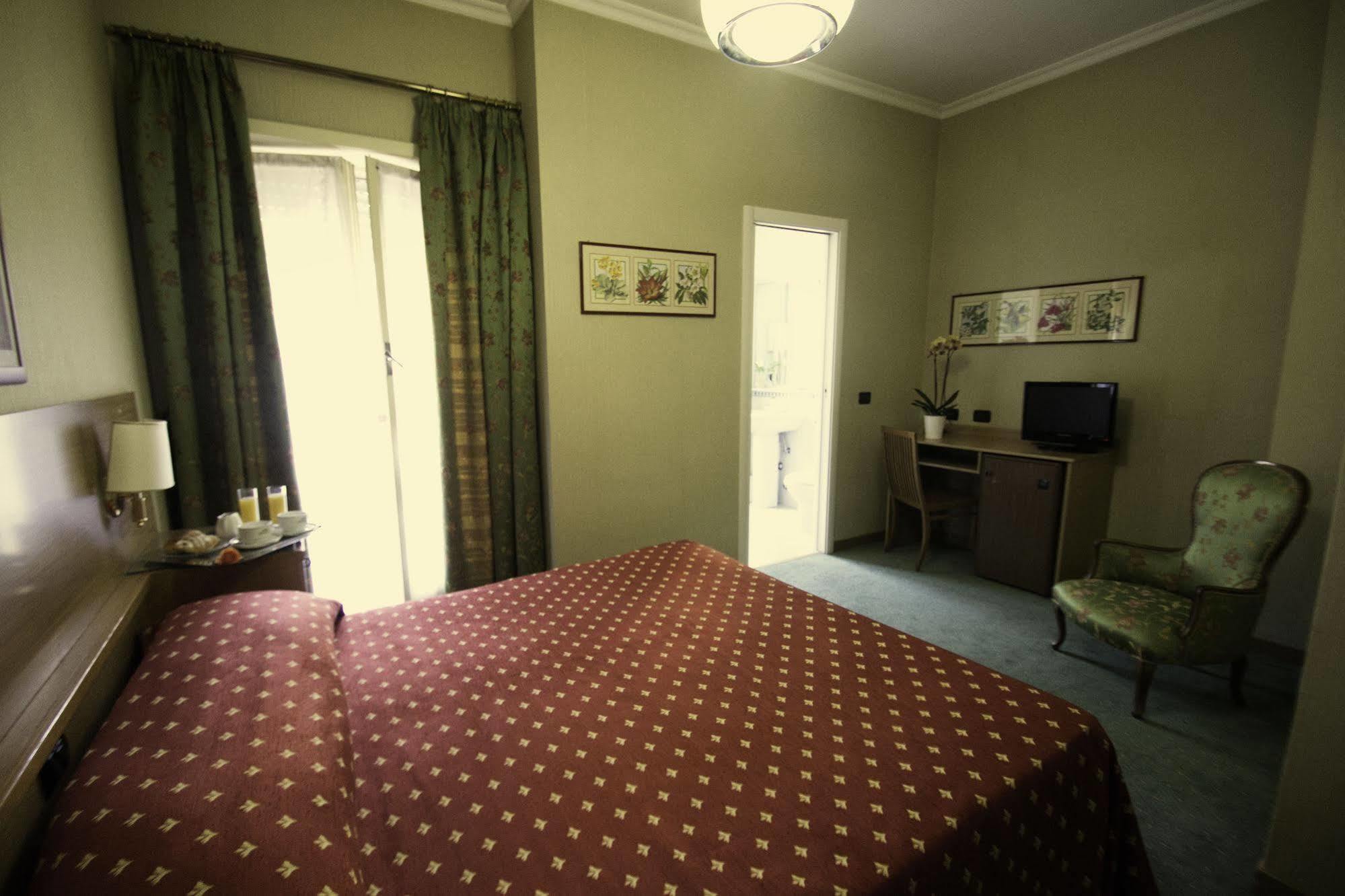 York Hotel โรม ภายนอก รูปภาพ